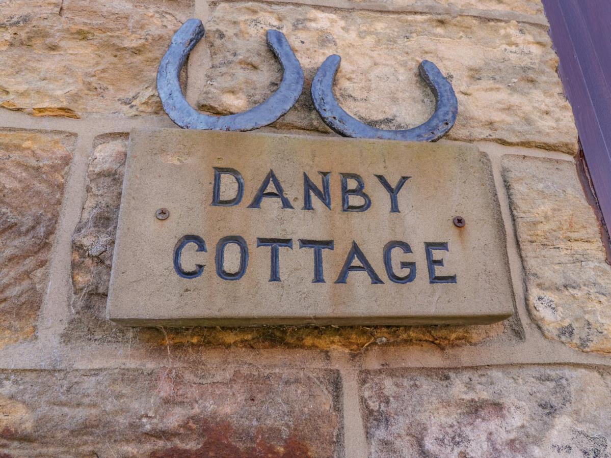 Danby Cottage ウィットビー エクステリア 写真
