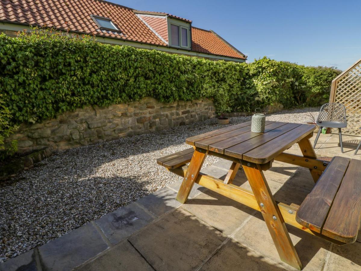 Danby Cottage ウィットビー エクステリア 写真