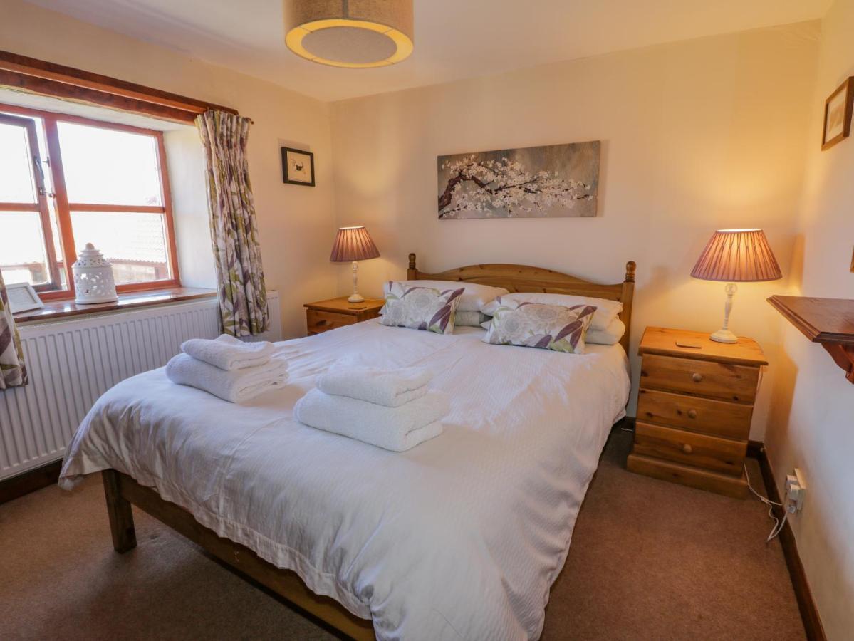Danby Cottage ウィットビー エクステリア 写真